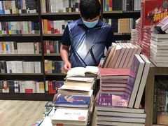 -钟书阁(群光广场店)