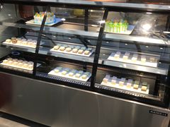 面包甜点陈列柜-火锅岛潮牌自助餐厅(天津天佑城店)