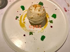 帕夫洛娃蛋糕配热情果酱汁，新鲜柑橘果肉，莓子雪葩-蝶舍·MAISON PAPILLON