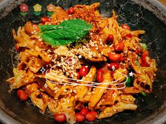 手撕扁担鸡-吃饭皇帝大土家民族菜(正大广场店)