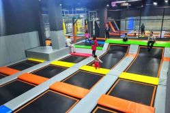-蹦贝运动中心·蹦床·攀岩·闯关(龙岗店)
