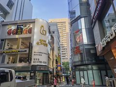 -BHC炸鸡(明洞总店)