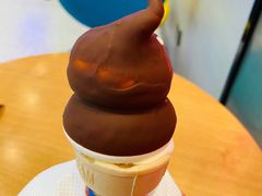 巧克力脆皮双球甜筒-DQ·蛋糕·冰淇淋(万象城店)