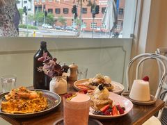 -FLOVIE FLORIST CAFE