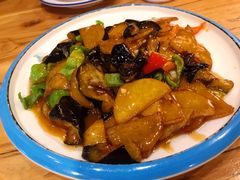 地三鲜-關東雪东北菜(中庚漫游城店)