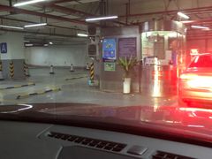 -飞洲国际广场-地下停车库