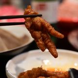 国潮风。这家火锅店以国潮风为特色