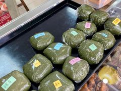 咸蛋黄肉松青团-海曙西区老大房(孝闻街店)