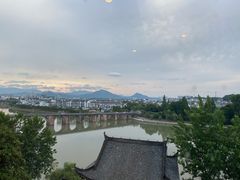 -披云山庄