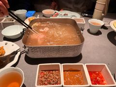 -左庭右院鲜牛肉火锅黑金店(陆家嘴中心店)