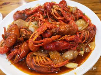 平桥一家龙虾烧烤喝粥俱全的店