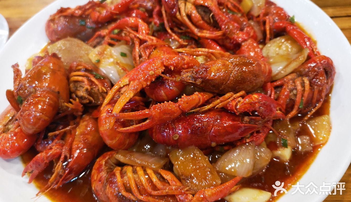 平桥一家龙虾烧烤喝粥俱全的店