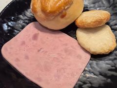 墨鱼饼+火腿+迷你菠萝包-和平馆·地道港澳茶餐厅(西门口店)