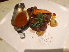 果木烤牛肩脊肉配红酒汁-绿茵阁(体育西分店)