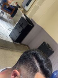 -PE SALON