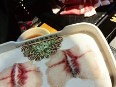 -老牌坊云南鱼豆花火锅(爱建店)