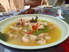 鲜花椒泡菜煮牛蛙-梧桐
