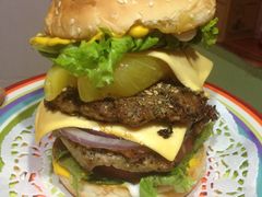 芒果双层乳酪牛肉汉堡-云端咖啡私房店(河松街店)