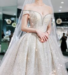 -艾米丽婚纱礼服