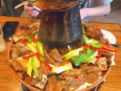 牛蝎子火锅-阿里家·新疆烤肉酒場 by MIG