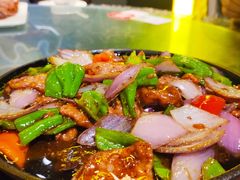 铁板牛肉-舌尖上的食缘花园主题餐厅