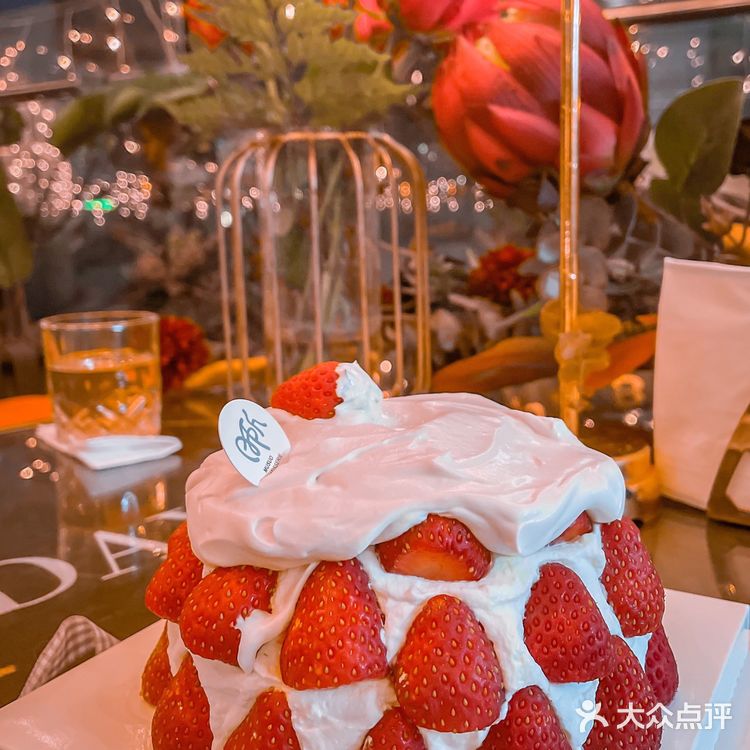 高颜值蛋糕｜吃过最好吃的草莓蛋糕🍰