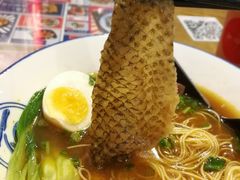 鲜炸鱼皮-無牌小范·香港明星美食