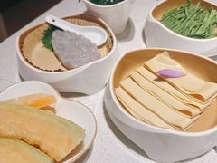 -海底捞火锅(中商百货夜宵主题店)