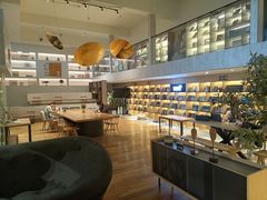 -新华里咖啡书吧(新华书店小寨店)