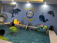 -蓝鲸国际少儿游泳训练中心(群力店)