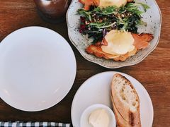 -ROAST coffee & eatery