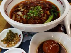 -呷佬·长沙手工米粉(金沙江路店)