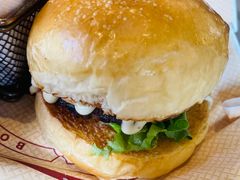 -BOURBON 玻本美式餐厅酒吧(虹桥新天地店)