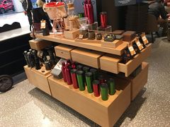 零售区-星巴克臻选(上海合生汇1F店)