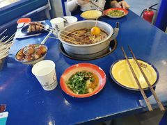 传统锅-马路边边 传媒大学店