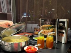 -鲜入唯煮·港式海鲜牛肉火锅(金宝街店)