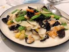 鲜百合煎酿木耳-花城苑广府菜(侨鑫店)