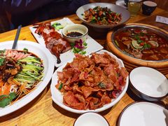 -老滇山寨•云南特色菜•地方菜•民族风情歌舞表演(金碧店)