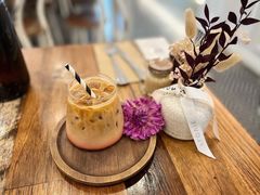 -FLOVIE FLORIST CAFE