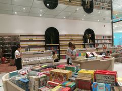 -钟书阁(群光广场店)