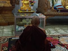 -ခြောက်ထပ်ကြီးရွှေသာလျောင်းဘုရားကြီး