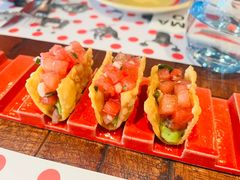 芝麻脆片配牛油果酱及西瓜莎莎-TOMATITO(无限极荟店)