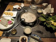 -大匠工房古船木艺术餐厅·猪肚鸡专门店(长白仙岛店)