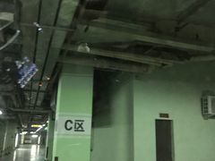 -新中关大厦·停车场