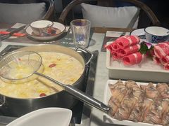 -尚尚仙·酸汤猪手·猪肚鸡火锅(华联万柳购物中心店)