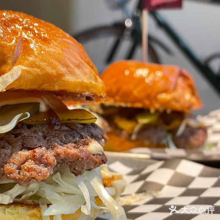 多么伟大的两个汉堡🍔