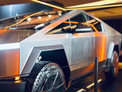 -TESLA 特斯拉(上海太古汇体验店)