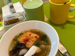 -上海虹桥君丽假日酒店(娄山关路地铁站店)
