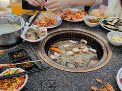 -锤头鲨毛肚海鲜烤肉自助餐厅(国购广场店)