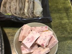 -渝嘴小老弟老火锅(华新村店)